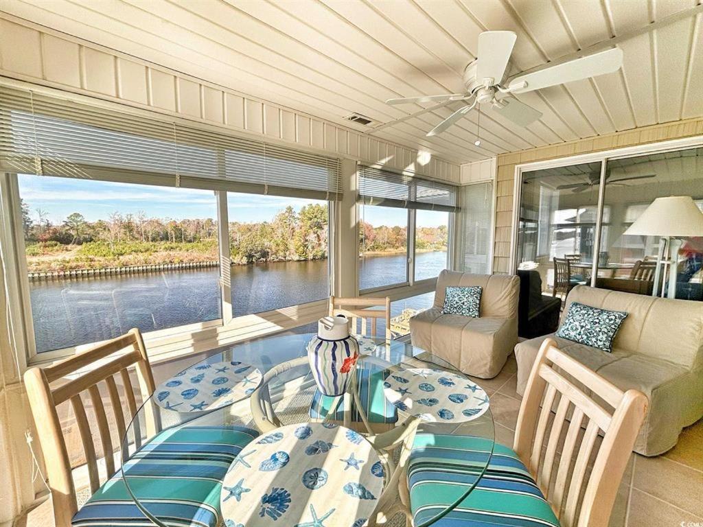 Hébergement de vacances Watch The Yachts Waterway Landing Retreat W Pool